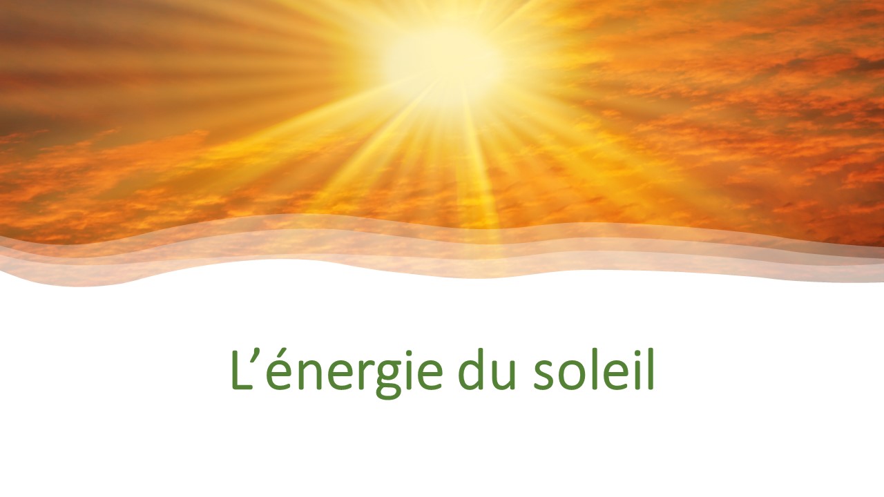 Soleil illuminant le ciel. 