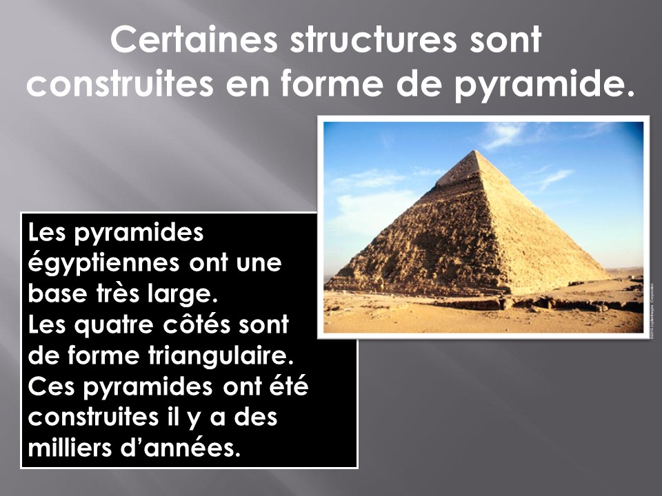 Une pyramide égyptienne 